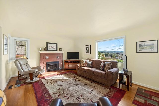 245 Walnut St, Jackson, CA 95642