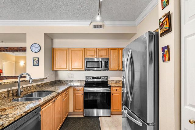 616 Clearwater Park Road 1206, West Palm Beach, FL 33401