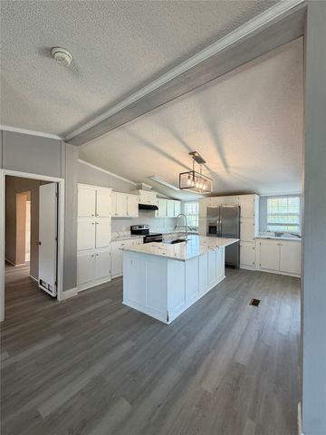 5698 County Road 2752, Farmersville, TX 75442