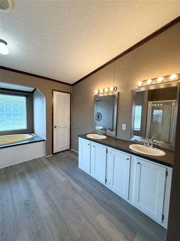 5698 County Road 2752, Farmersville, TX 75442
