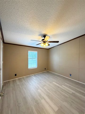 5698 County Road 2752, Farmersville, TX 75442