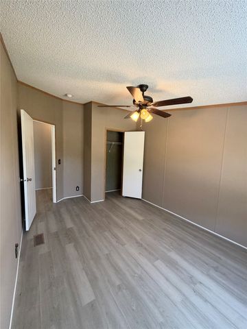 5698 County Road 2752, Farmersville, TX 75442