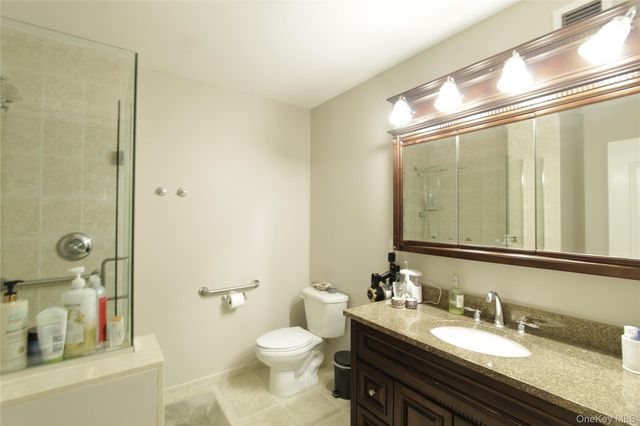 50 Merrick Avenue 118, East Meadow, NY 11554