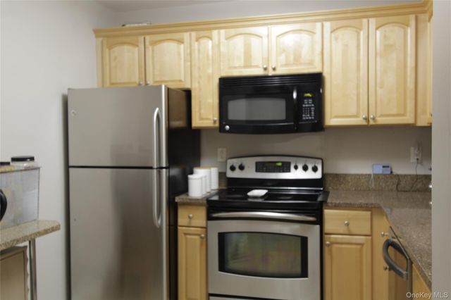 50 Merrick Avenue 118, East Meadow, NY 11554