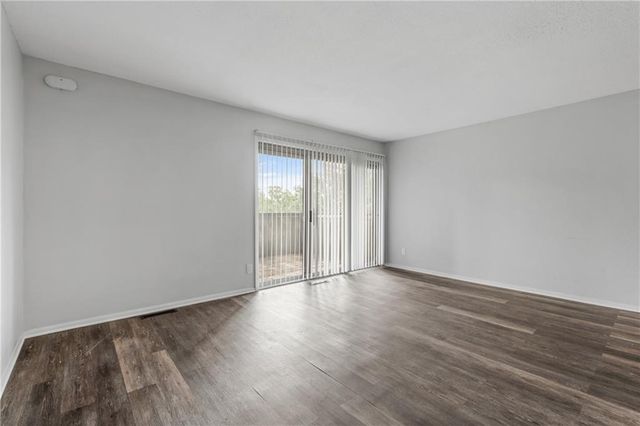 1802 E 97th Street A, Kansas City, MO 64131