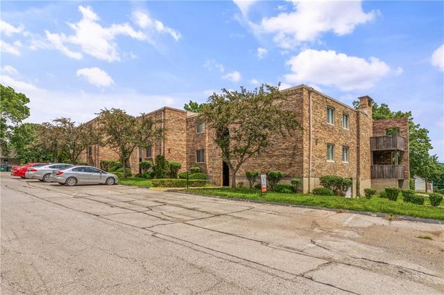1802 E 97th Street A, Kansas City, MO 64131
