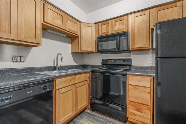 1802 E 97th Street A, Kansas City, MO 64131