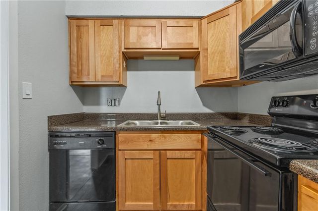1802 E 97th Street A, Kansas City, MO 64131