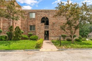 1802 E 97th Street A, Kansas City, MO 64131