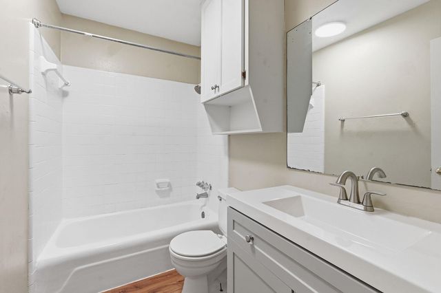 8809 Dawnridge CIR 102, Austin, TX 78757