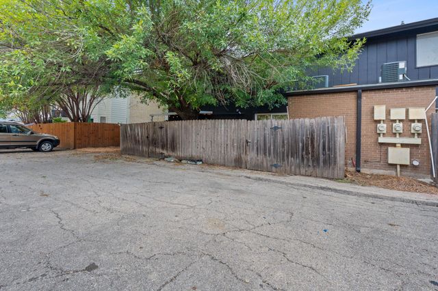 8809 Dawnridge CIR 102, Austin, TX 78757