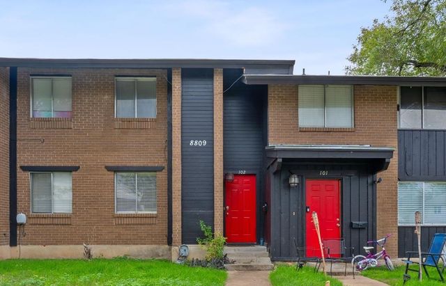 8809 Dawnridge CIR 102, Austin, TX 78757