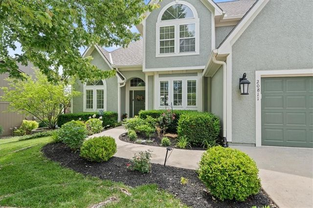 20811 W 100th Street, Lenexa, KS 66220
