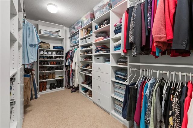 20811 W 100th Street, Lenexa, KS 66220