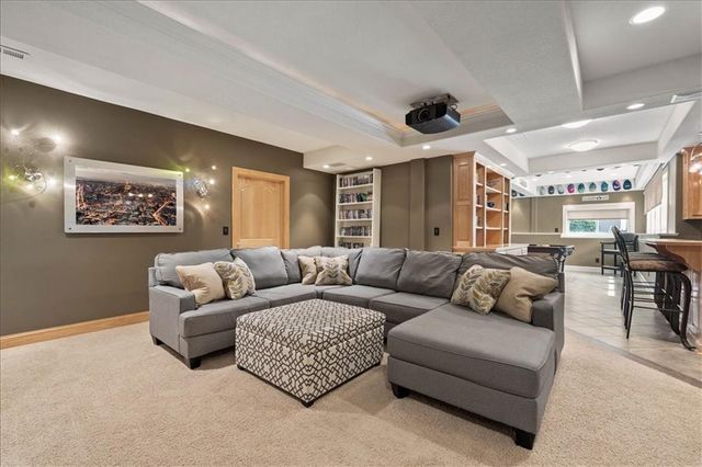 20811 W 100th Street, Lenexa, KS 66220