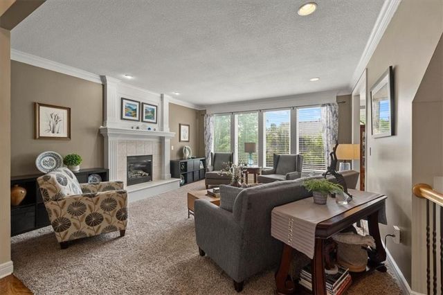 20811 W 100th Street, Lenexa, KS 66220