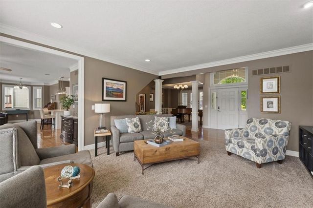 20811 W 100th Street, Lenexa, KS 66220
