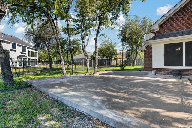 7601 Linkview St, San Antonio, TX 78240