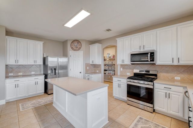 4519 Heritage Well LN, Round Rock, TX 78665