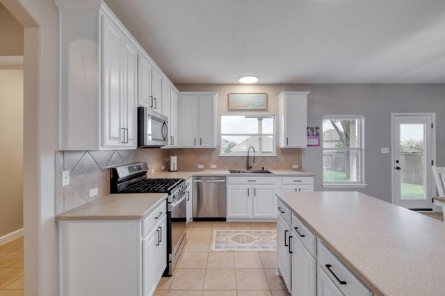 4519 Heritage Well LN, Round Rock, TX 78665