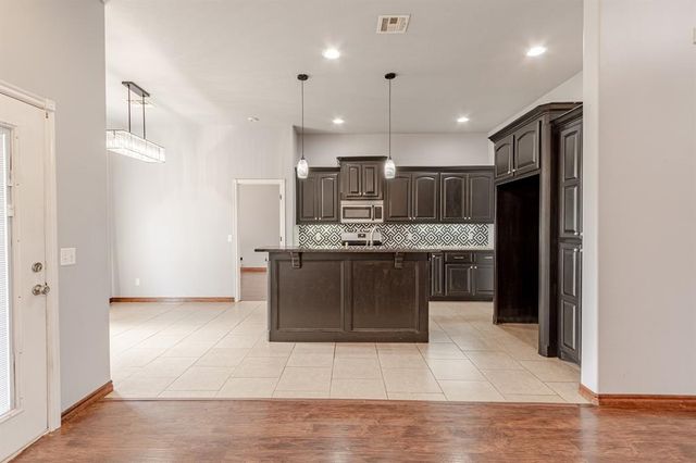 2318 Tailwind Drive, Purcell, OK 73080