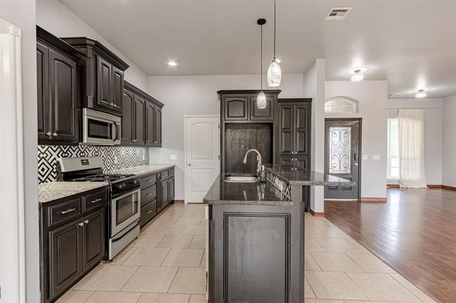 2318 Tailwind Drive, Purcell, OK 73080