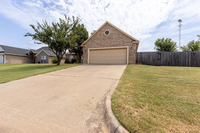 2318 Tailwind Drive, Purcell, OK 73080