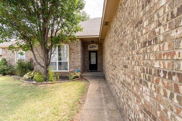 2318 Tailwind Drive, Purcell, OK 73080