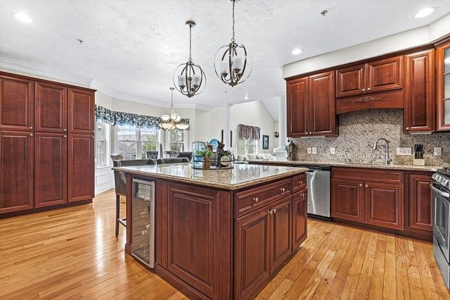 10 White Cedar Drive 10, Middleton, MA 01949