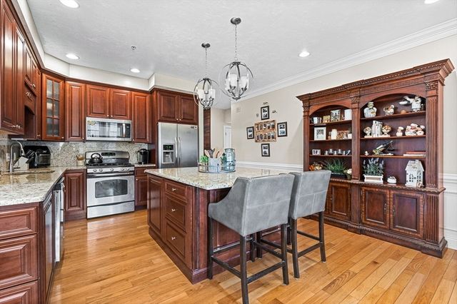 10 White Cedar Drive 10, Middleton, MA 01949