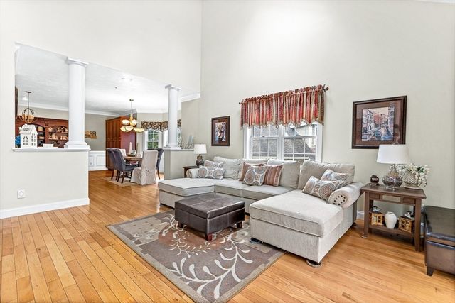 10 White Cedar Drive 10, Middleton, MA 01949