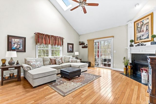 10 White Cedar Drive 10, Middleton, MA 01949