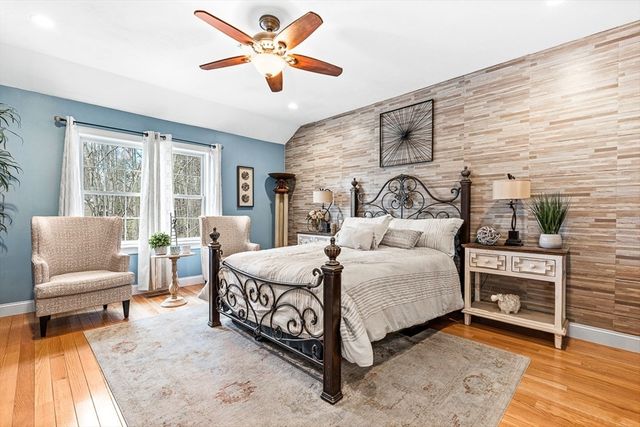 10 White Cedar Drive 10, Middleton, MA 01949