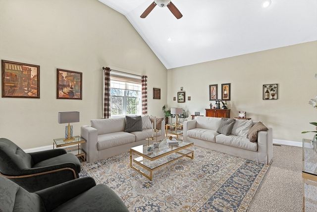 10 White Cedar Drive 10, Middleton, MA 01949