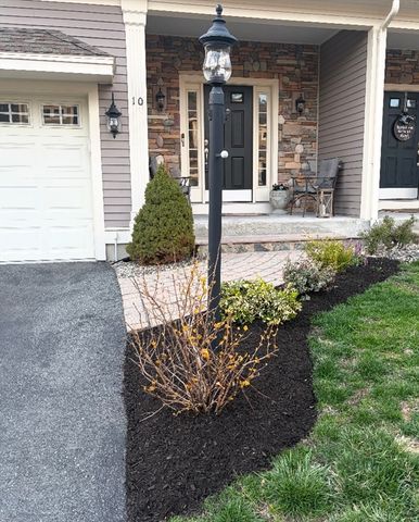 10 White Cedar Drive 10, Middleton, MA 01949