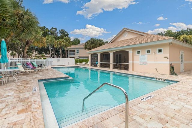 992 Woodshire LN D103, Naples, FL 34105