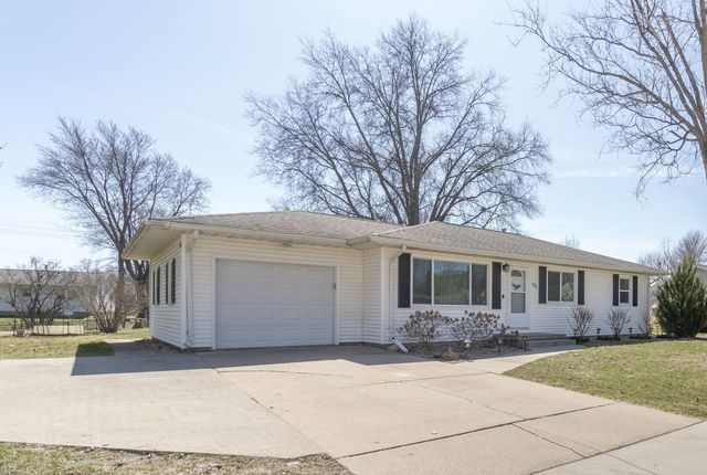 125 Oregon Road, Cedar Falls, IA 50613