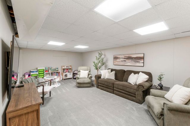 125 Oregon Road, Cedar Falls, IA 50613