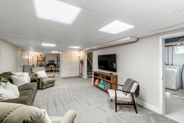 125 Oregon Road, Cedar Falls, IA 50613