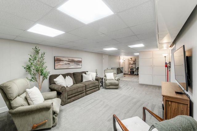 125 Oregon Road, Cedar Falls, IA 50613