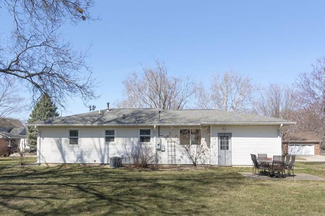 125 Oregon Road, Cedar Falls, IA 50613