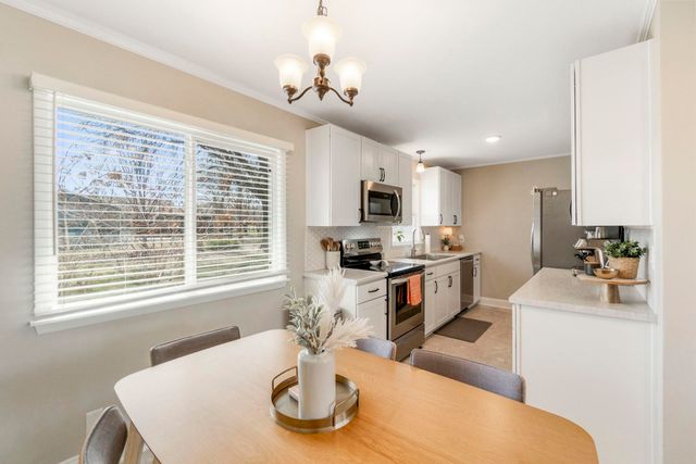 125 Oregon Road, Cedar Falls, IA 50613