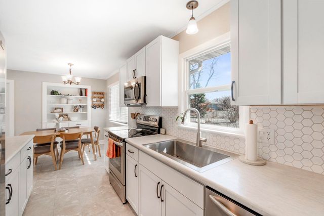 125 Oregon Road, Cedar Falls, IA 50613