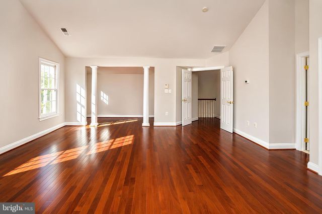 42848 SIDNEY PL, Ashburn, VA 20148