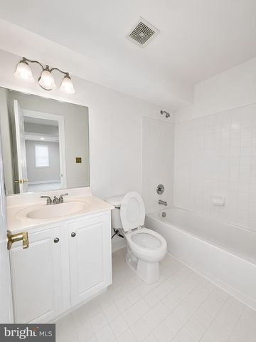 42848 SIDNEY PL, Ashburn, VA 20148