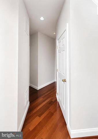 42848 SIDNEY PL, Ashburn, VA 20148