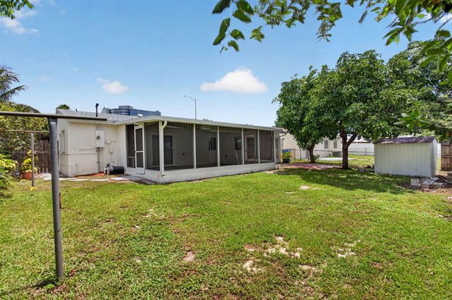 540 NE 61st Court, Oakland Park, FL 33334