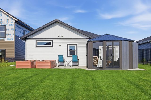 7816 Wild Rose Way, Horace, ND 58047