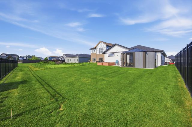 7816 Wild Rose Way, Horace, ND 58047