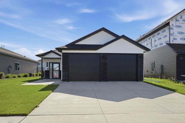 7816 Wild Rose Way, Horace, ND 58047